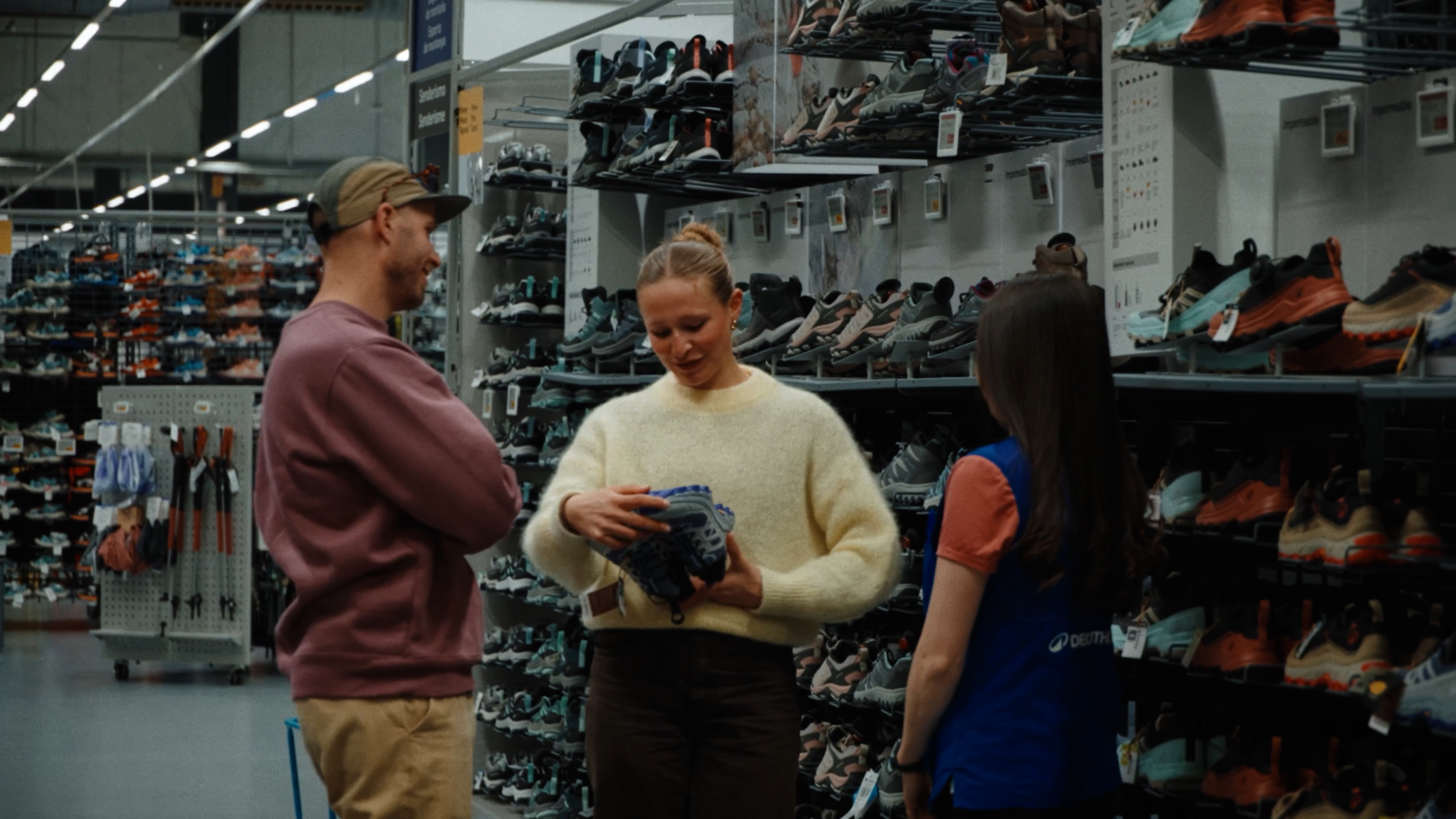 Decathlon — still 01